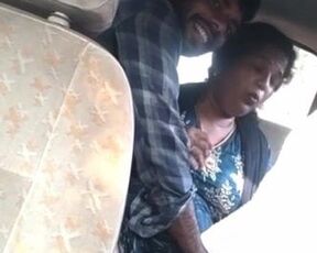Mallu Aunty Having Sex in Car